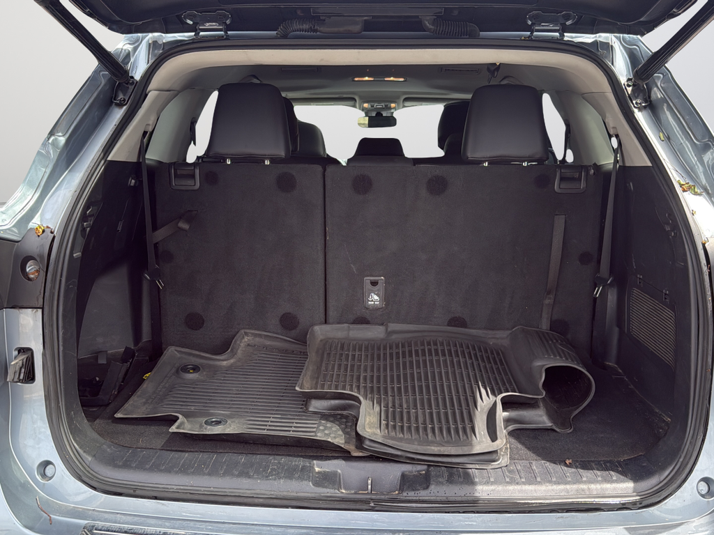 Used 2021  Toyota XLE image 13