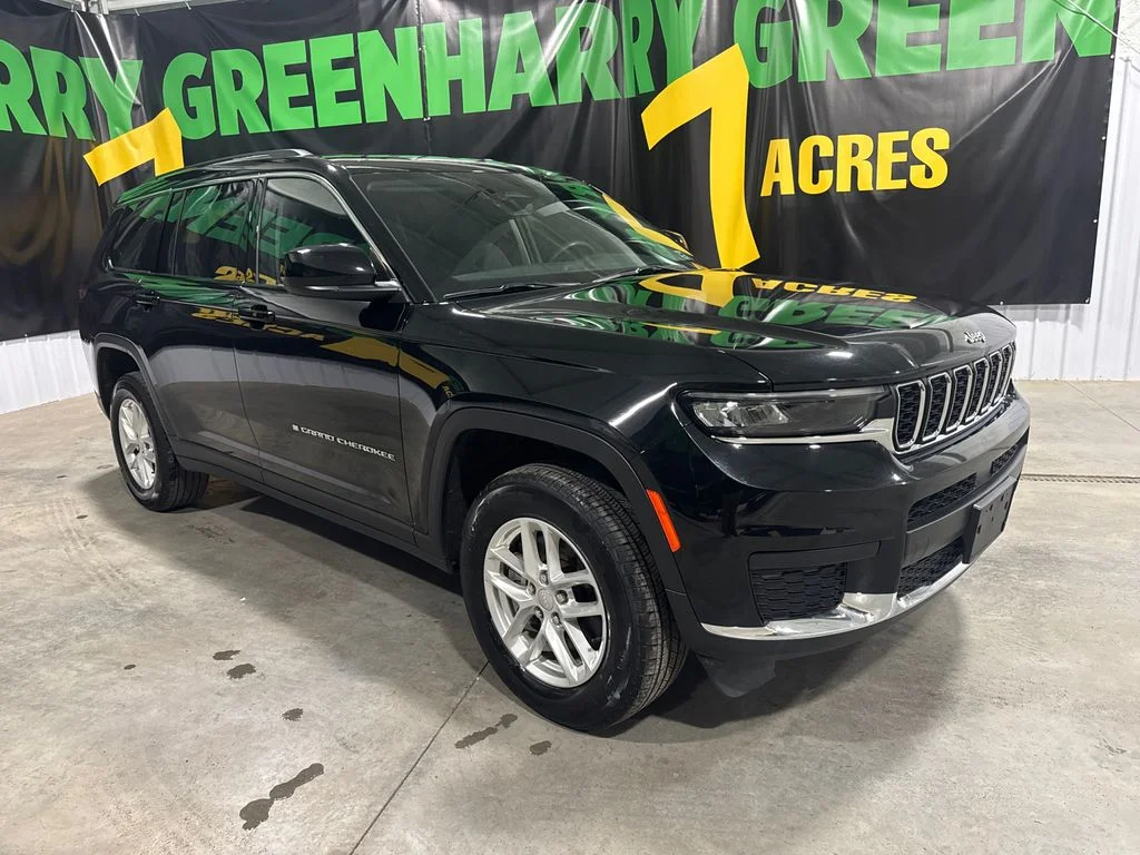 Certified Used 2023 Diamond Black Crystal Pearlcoat Jeep Laredo image 3