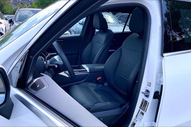 Used 2026 White Mercedes-Benz GLC 300 image 6