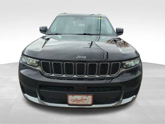 Used 2023 Black Jeep Laredo 4x4 image 10