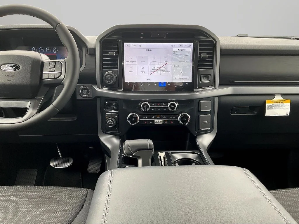 New 2026 Oxford White Ford XLT image 6