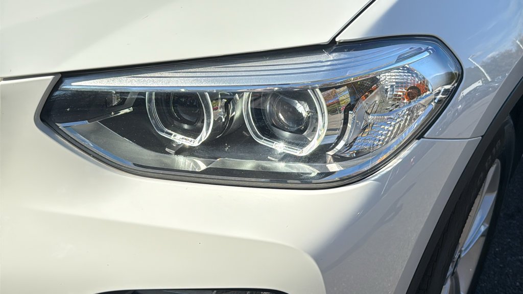 Used 2020 Alpine White BMW xDrive30i image 7