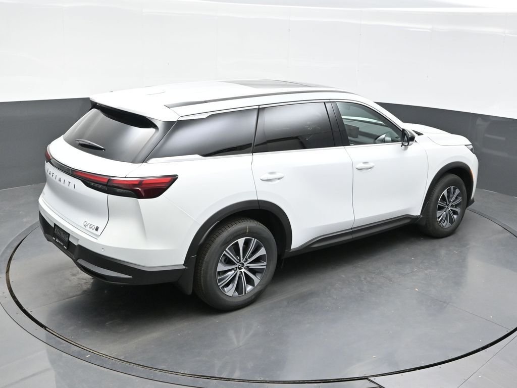 New 2027 RADIANT WHITE INFINITI Pure AWD image 45
