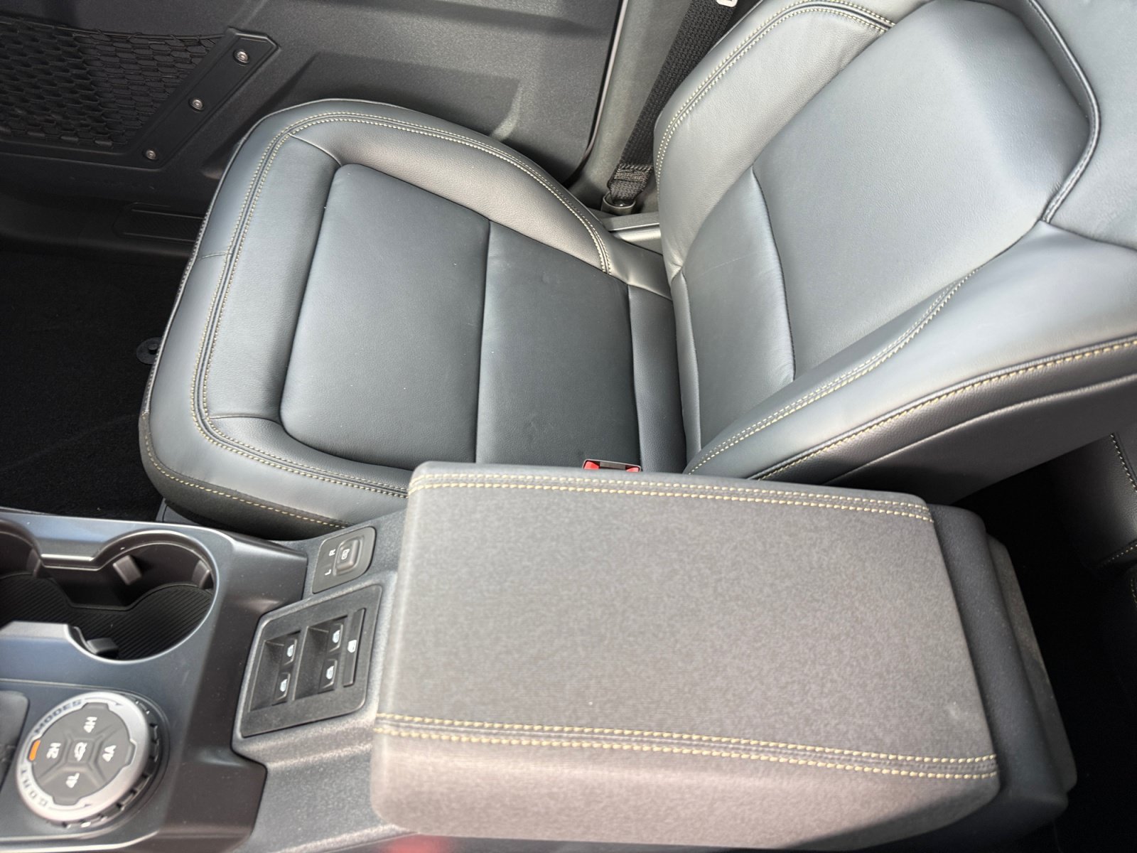 New 2026 Avalanche Gray Ford Badlands® image 14