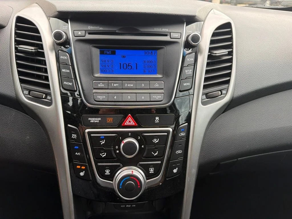 Used 2016 Silver Hyundai Base image 13