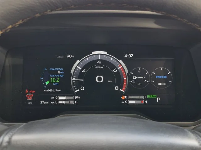 New 2026 Wind Chill Pearl <sup>1</sup> Toyota  Capstone image 24