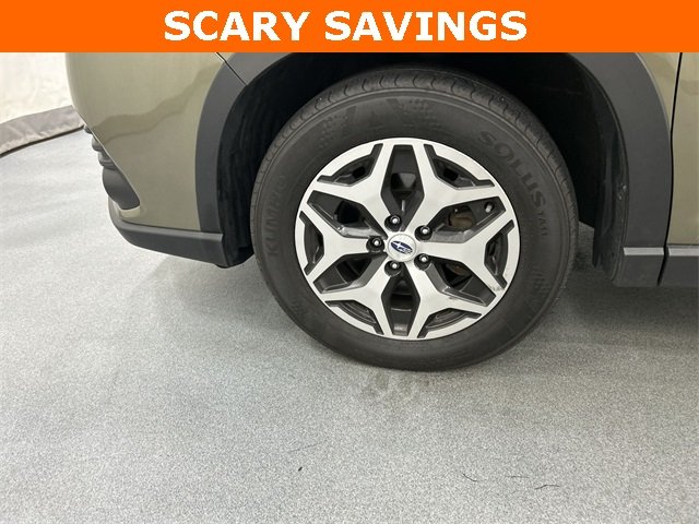 2022 Subaru Forester Premium photo 3