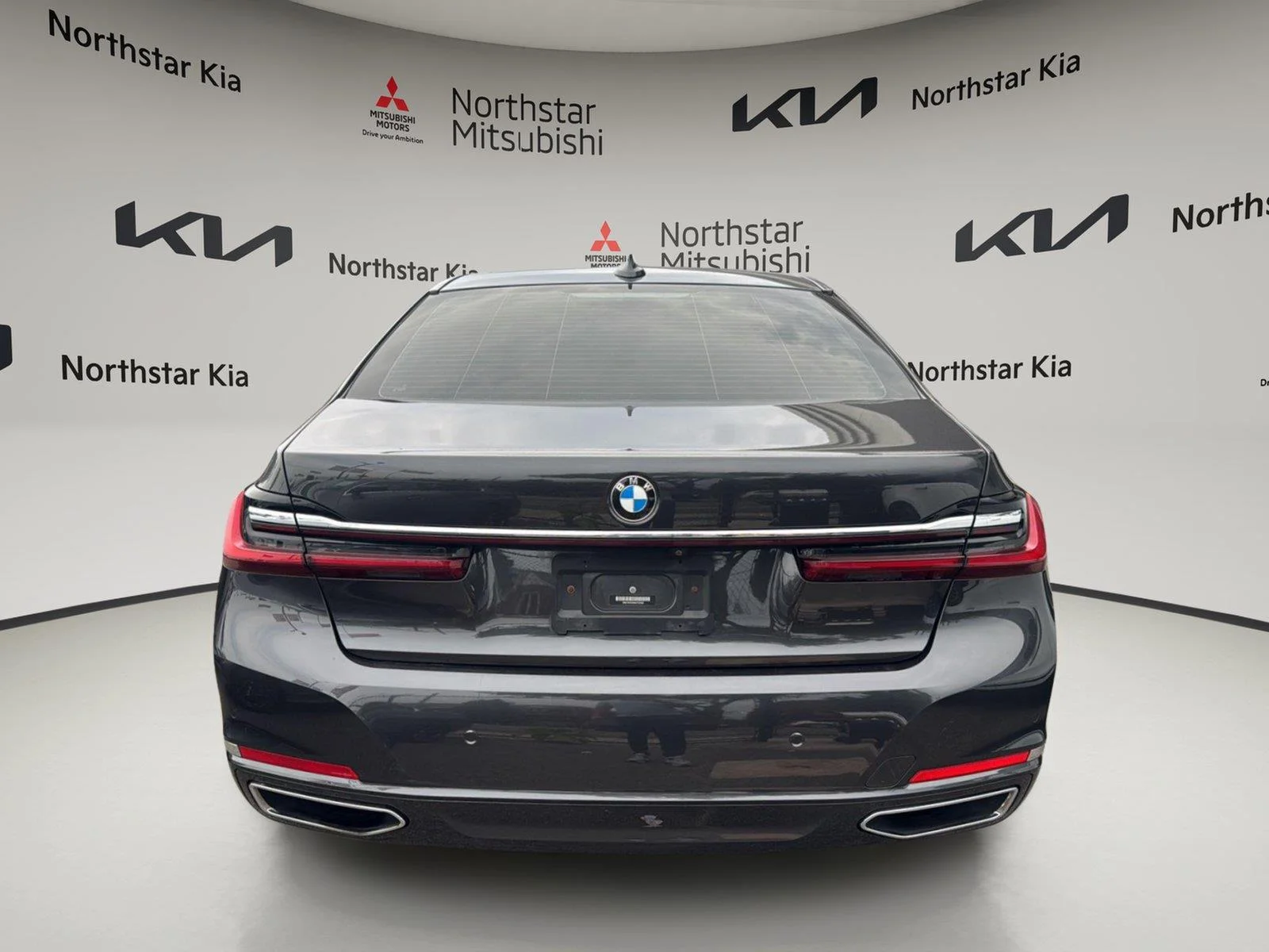 Used 2021 Dark Graphite Metallic BMW 745e xDrive image 4