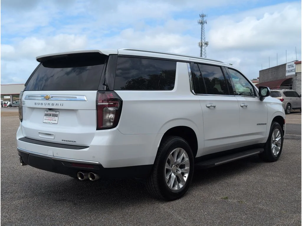Used 2023 WHITE Chevrolet 2WD 4dr Premier image 5