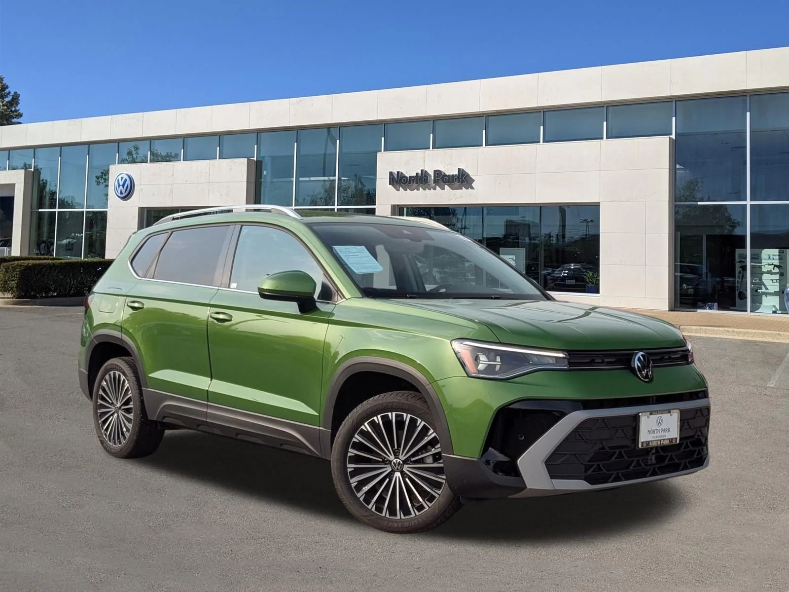 2025 Volkswagen Taos 1.5T SE's photo