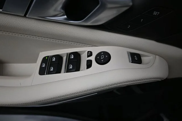 Used 2020 Black BMW sDrive40i image 26