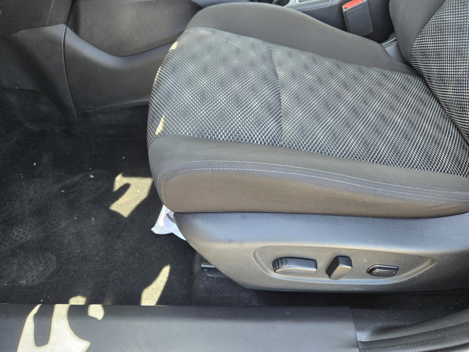 Certified Used 2022 Scarlet Ember Nissan SV image 20