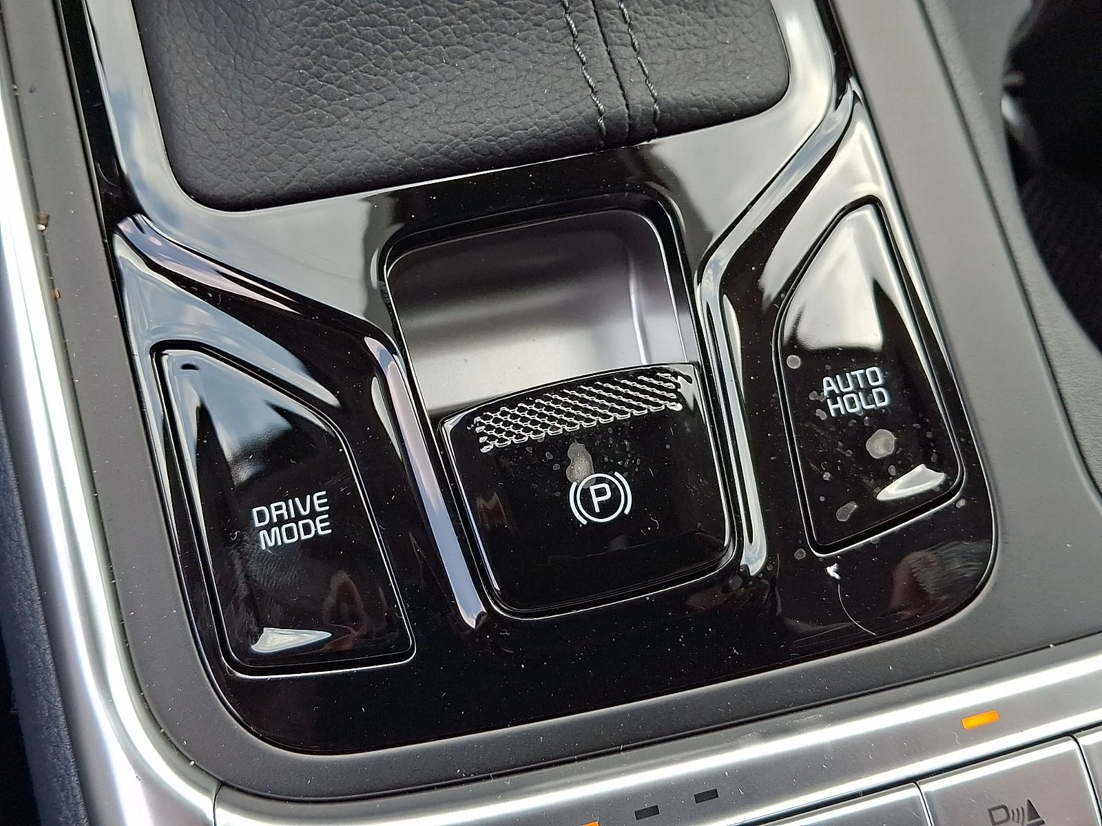New 2026 White Kia EX image 24