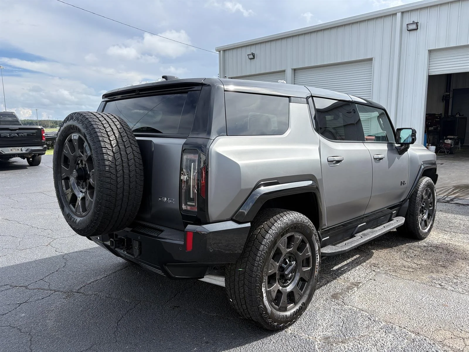 Used 2026 Magnus Gray Matte – Not Available to Order GMC 3X image 7