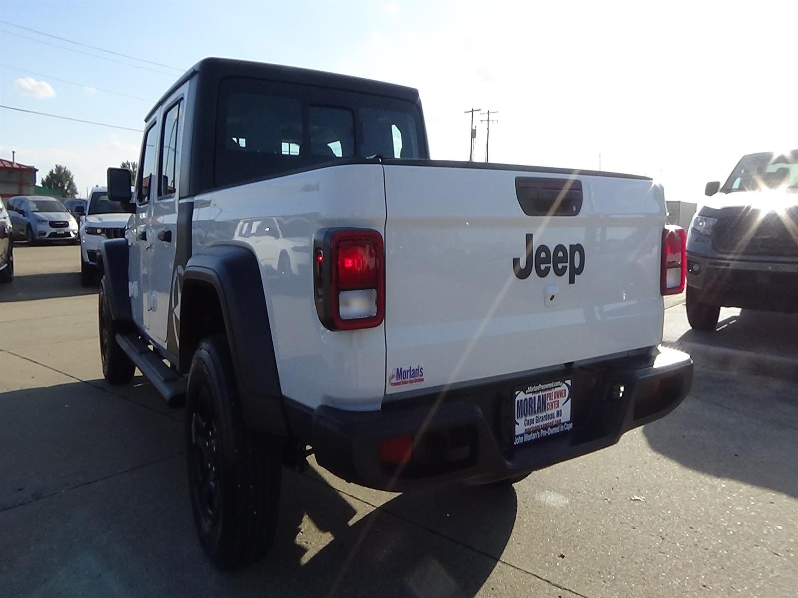 Certified Used 2025 Bright White Clear Coat (pw7) Jeep Sport image 8