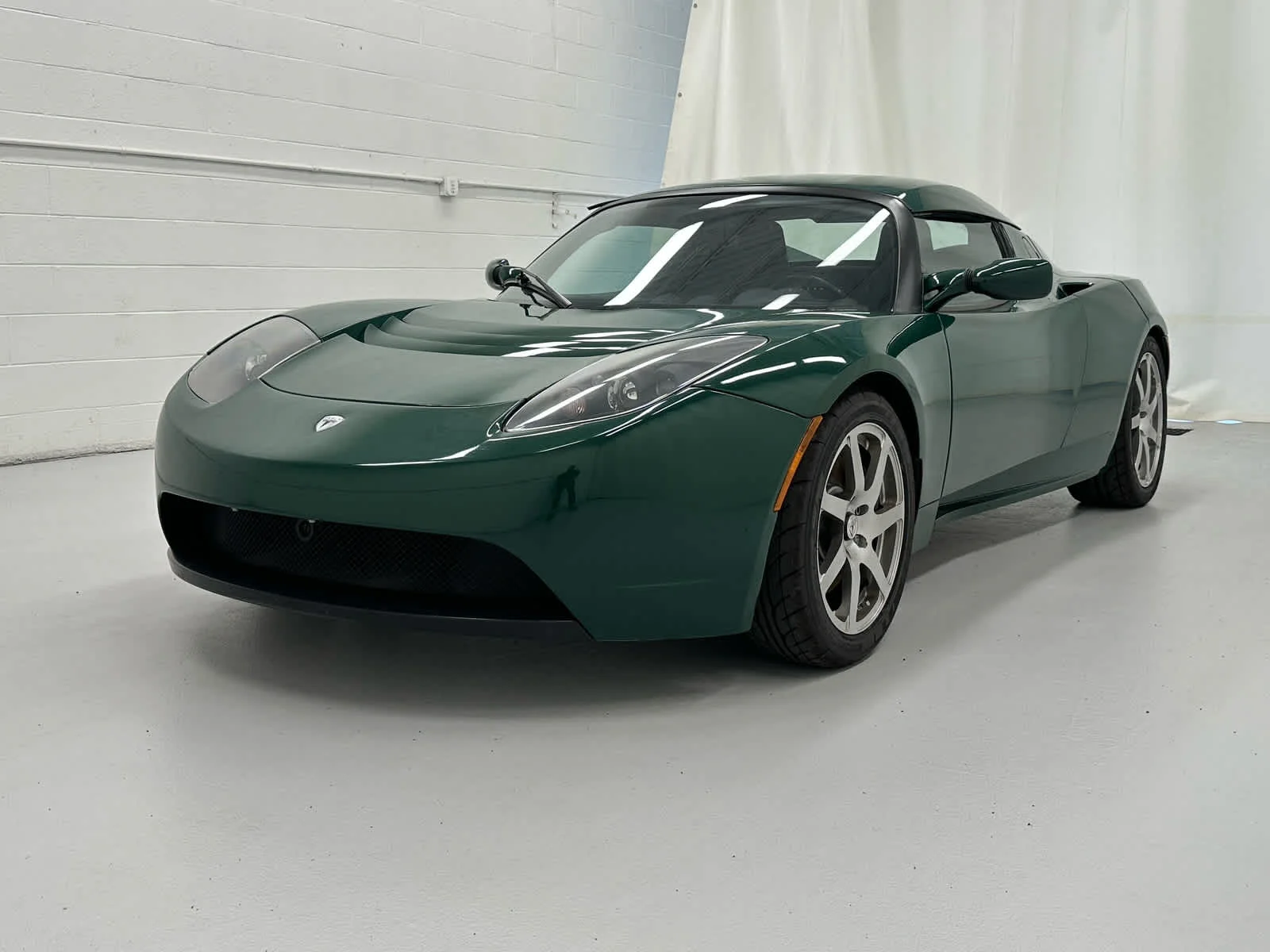 Used 2008 Racing Green Tesla  image 4