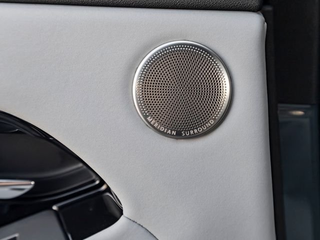 New 2026 Tribeca Blue Land Rover Hoxton Edition image 29