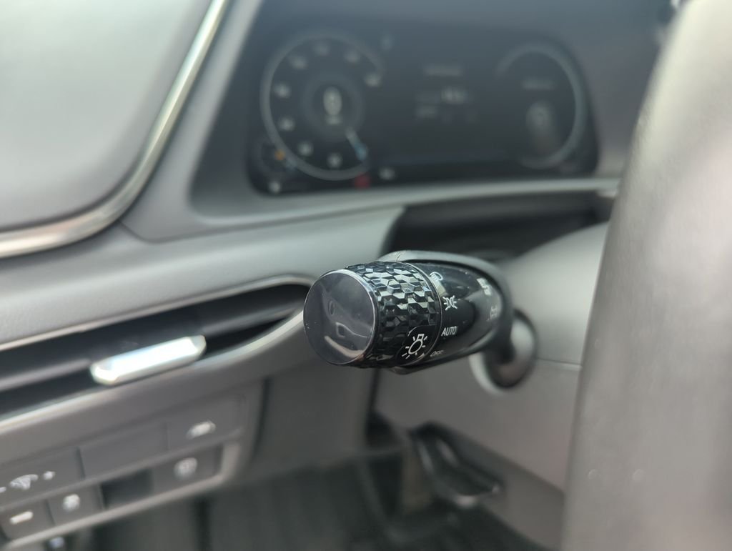 Used 2023 Blue Hyundai SEL image 21