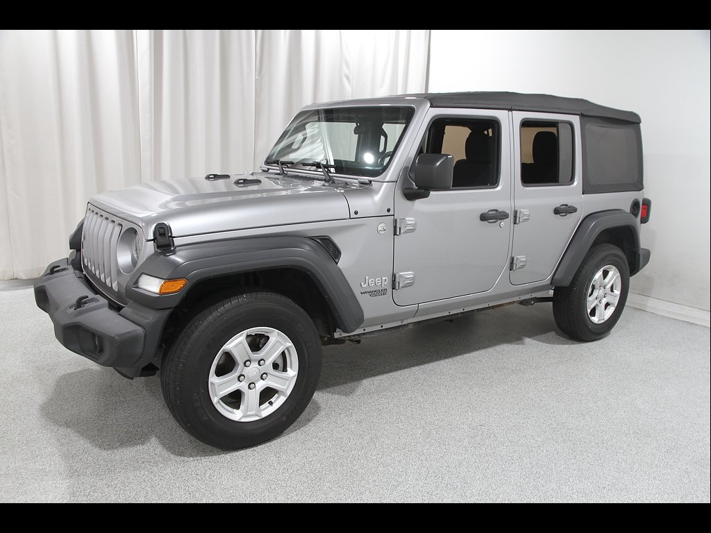 Used 2018 Billet Silver Metallic Clear Coat Jeep Sport S image 3