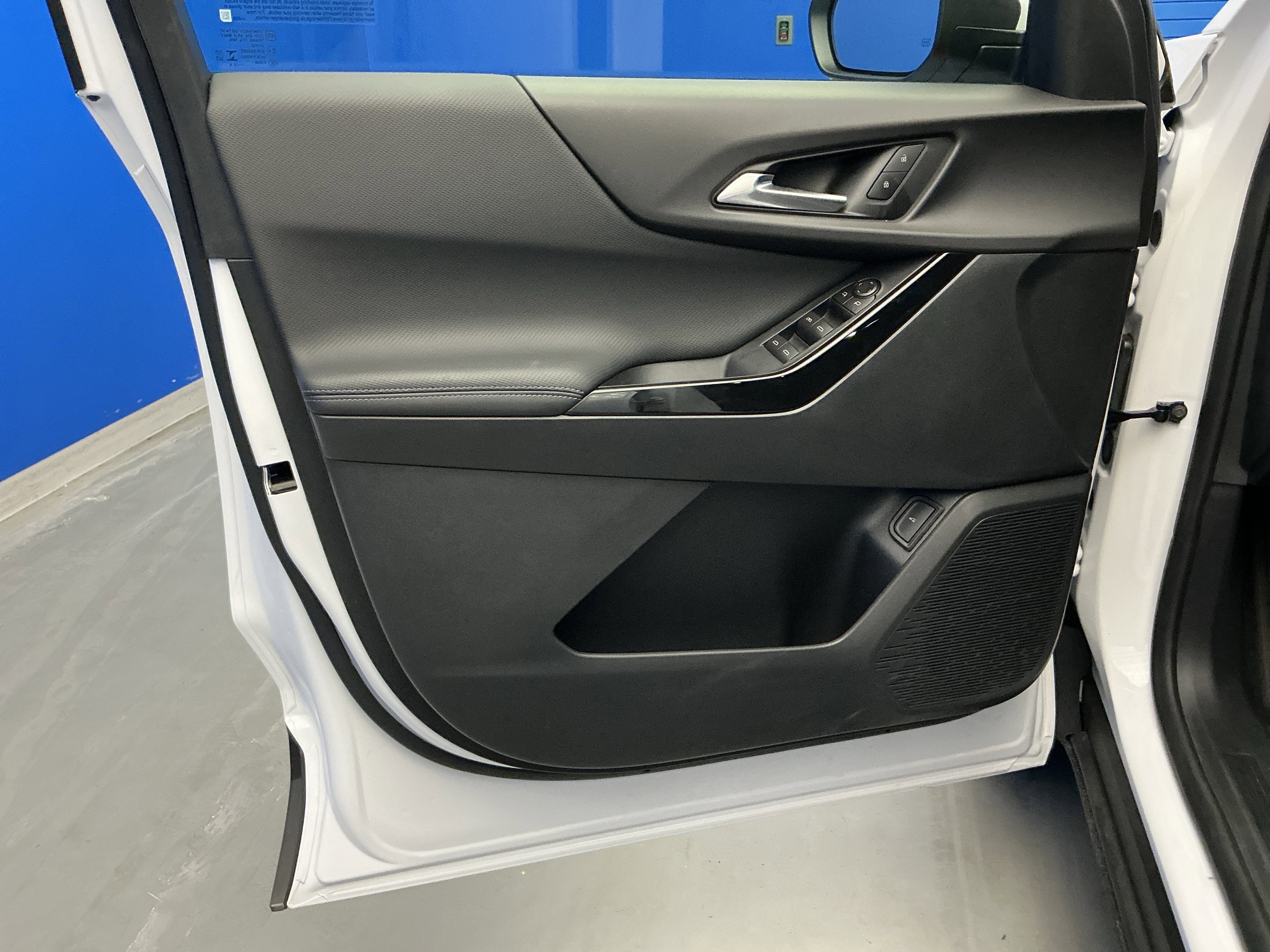 2026 Chevrolet Equinox LT - Photo 9