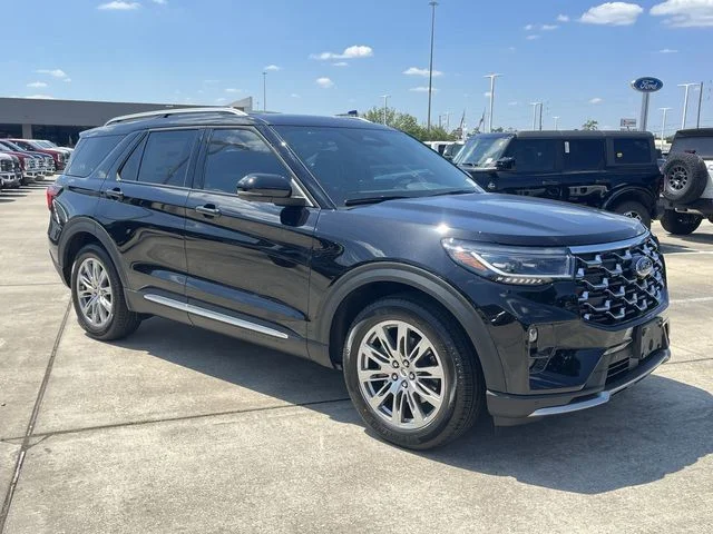 2026 Ford Explorer Platinum's photo