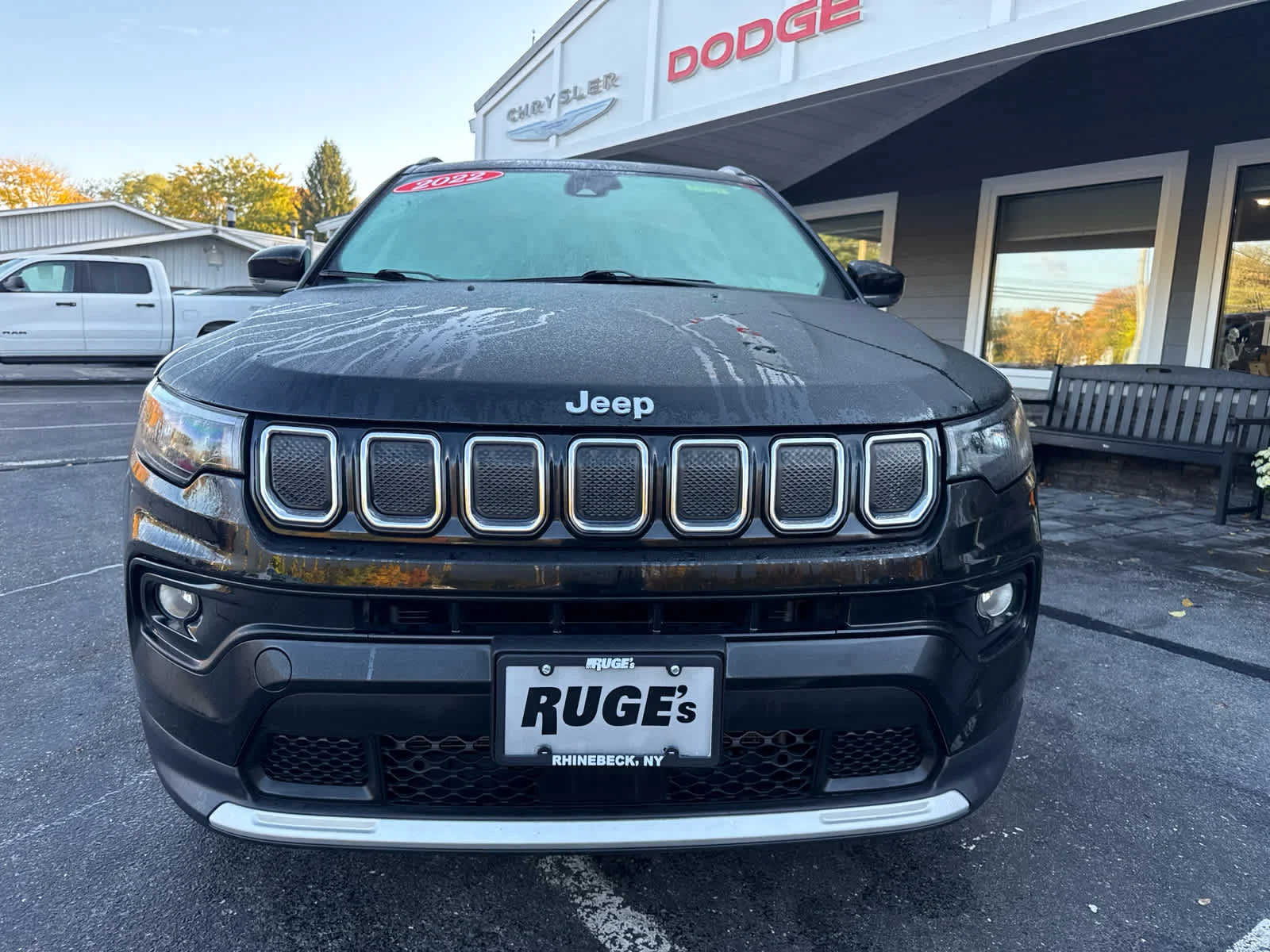 Used 2022 Diamond Black Crystal Pearlcoat Jeep Limited image 8