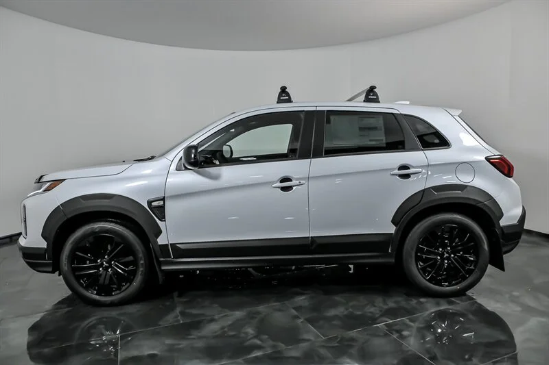 New 2026 White Diamond Mitsubishi Trail Edition image 6