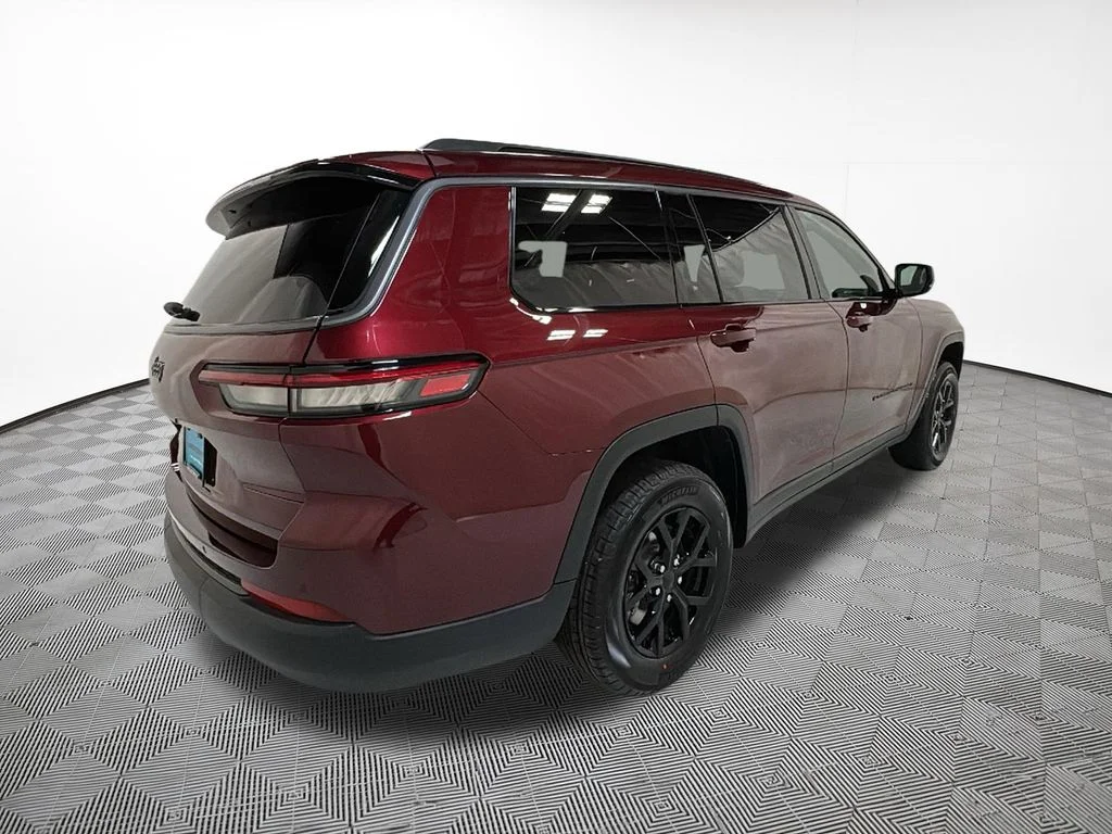 New 2026 Velvet Red Pearl-Coat Exterior Paint Jeep Altitude image 9