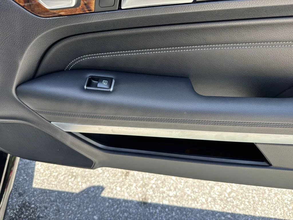 Used 2016 Obsidian Black Metallic Mercedes-Benz E 400 image 43