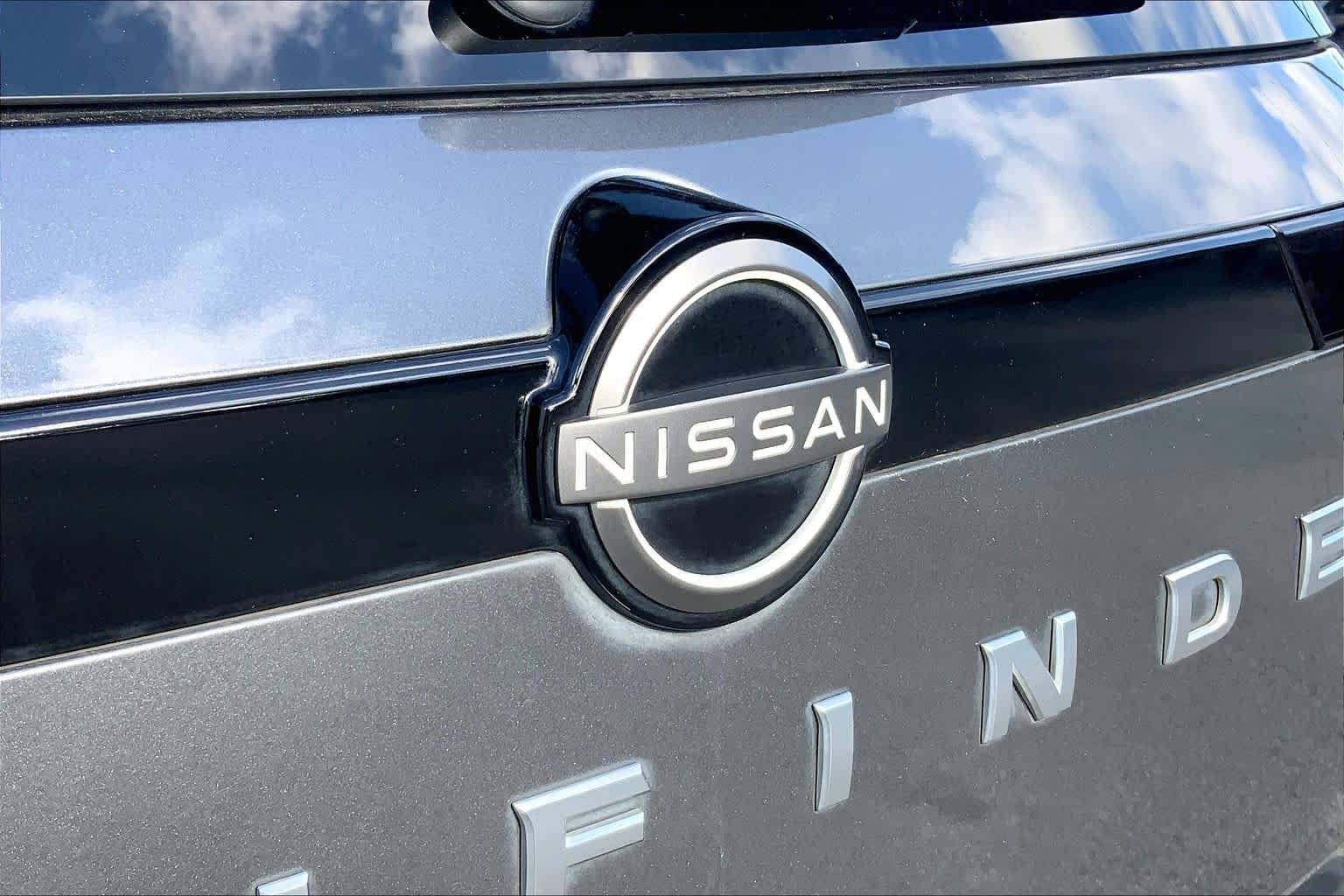 Used 2022 Gun Metallic Nissan S image 10