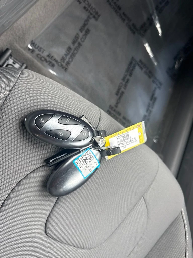 Used 2026 Black Hyundai SEL Sport image 5