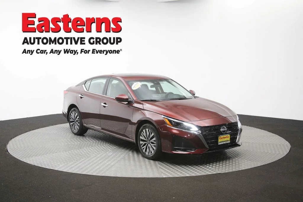 Used 2024 Red Nissan 2.5 SV image 51