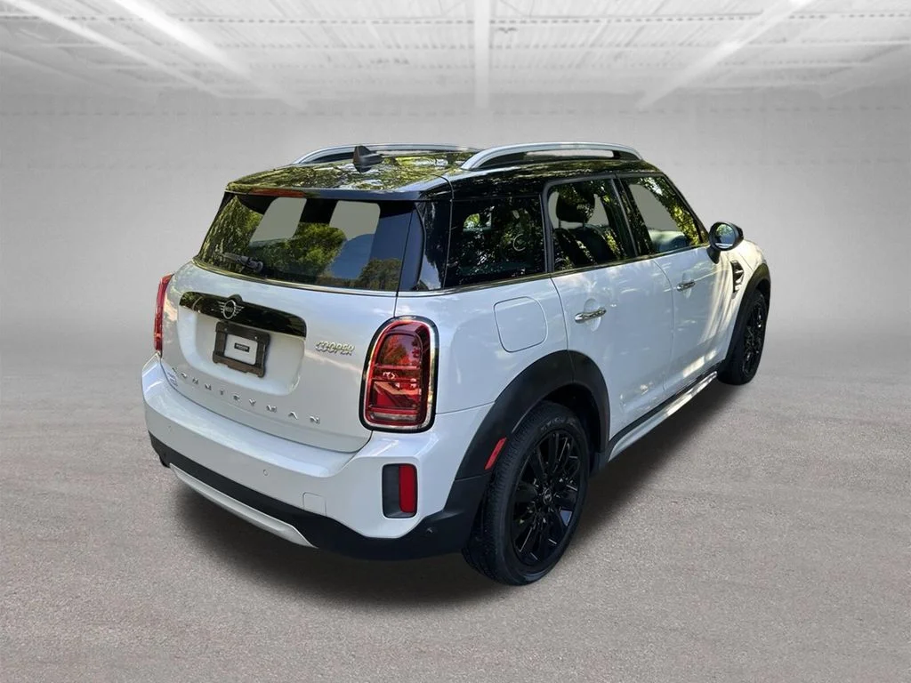 Used 2021  MINI Oxford Edition image 5