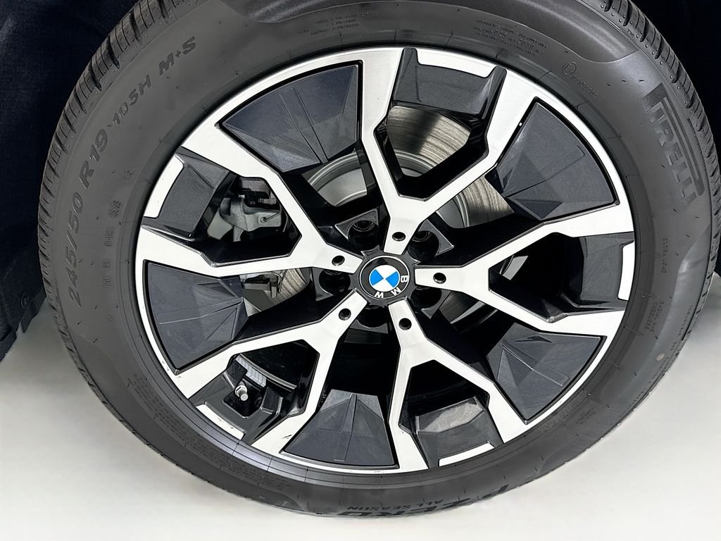 New 2026 Gray Metallic BMW 30 xDrive image 30
