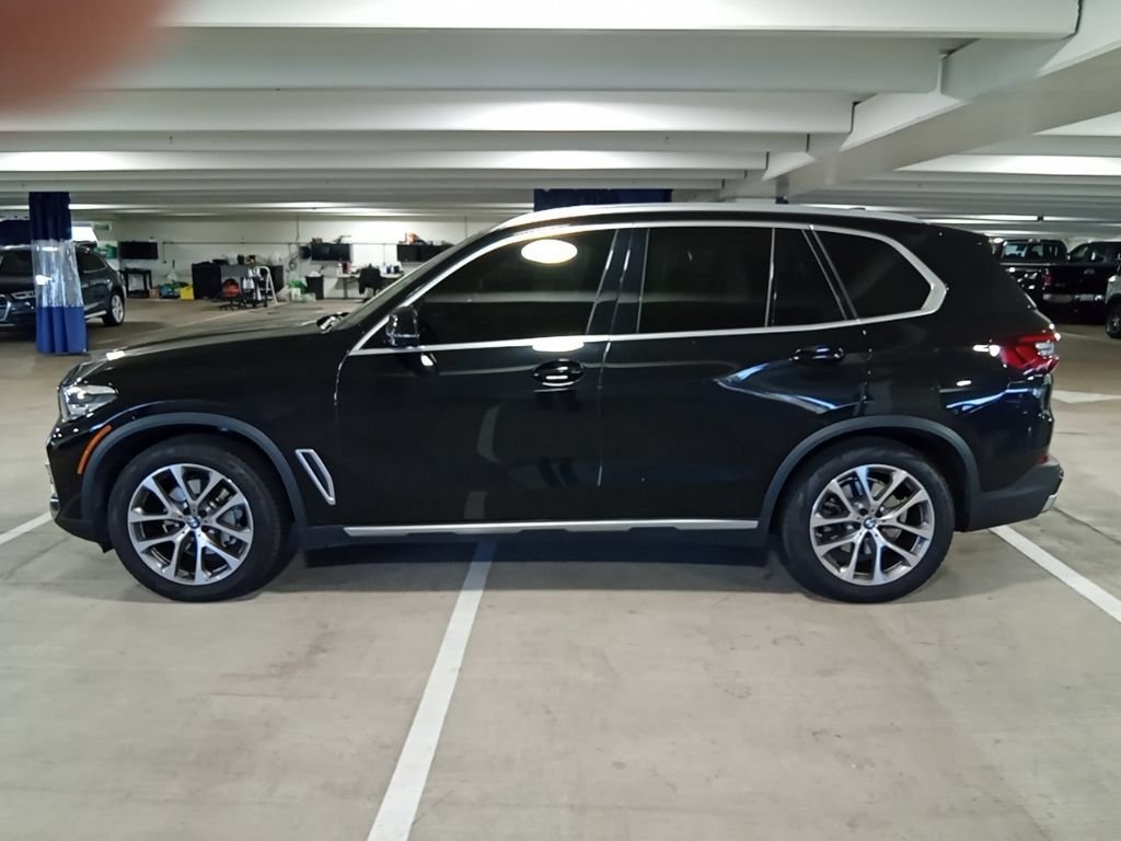 Used 2021 Jet Black BMW xDrive40i image 8