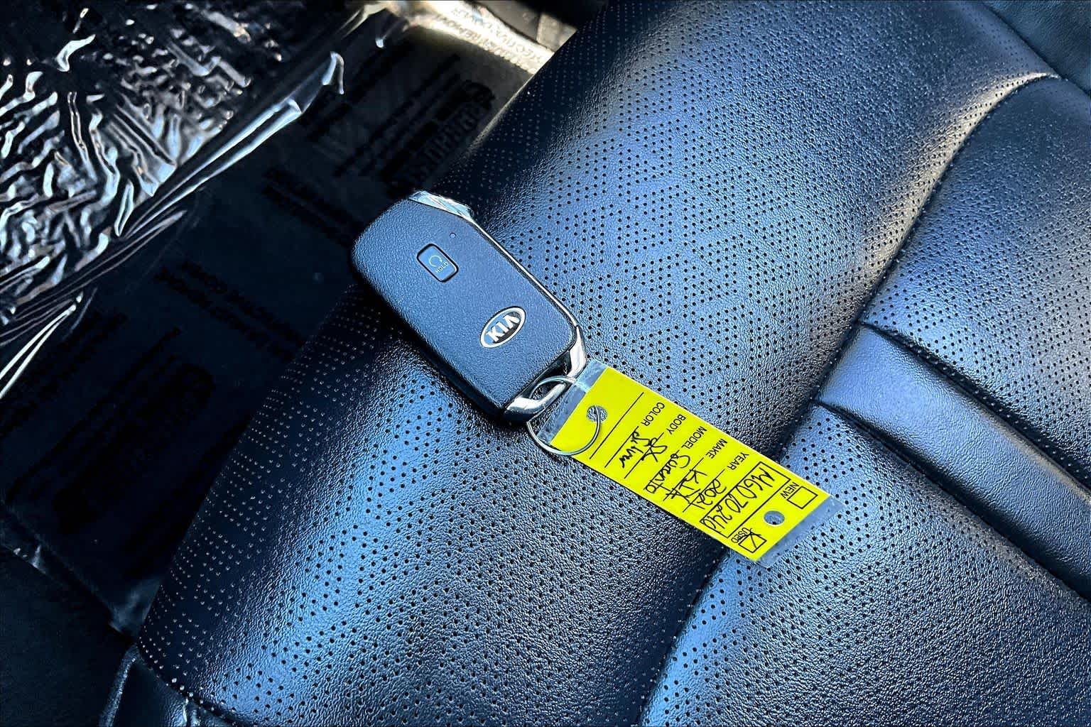 Used 2021 Sparkling Silver Kia SX image 15