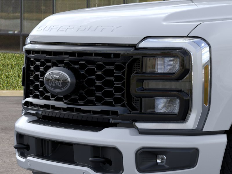 New 2026 Oxford White Ford LARIAT image 17