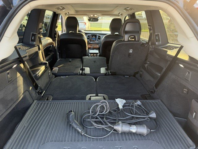 Certified Used 2023 Onyx Black Metallic Volvo Plus Bright Theme image 31