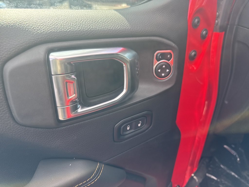 2025 Jeep Wrangler 4-Door Sahara - Photo 17