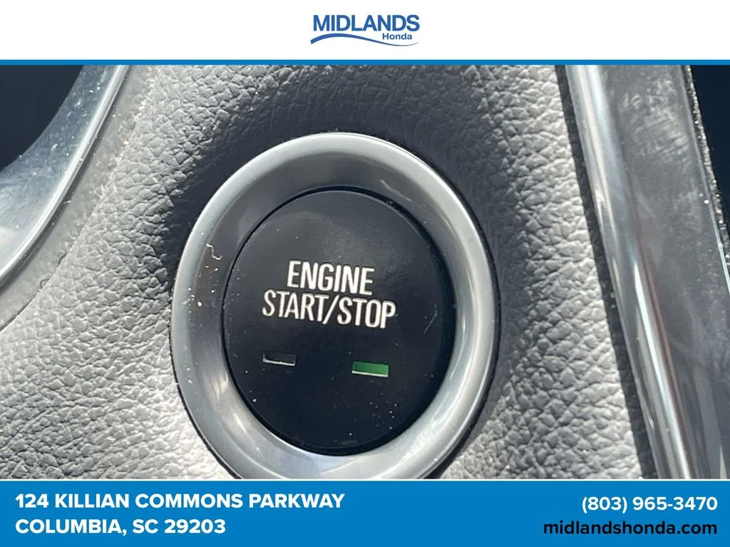 Used 2020 Pearl Chevrolet LT image 26
