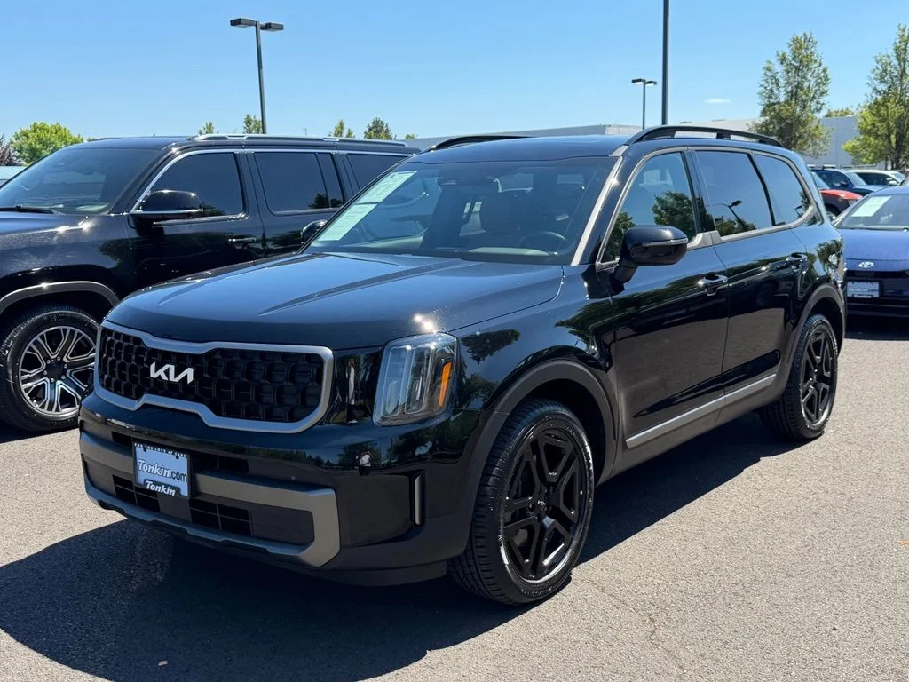Used 2023 Ebony Black Kia EX X-Line image 4