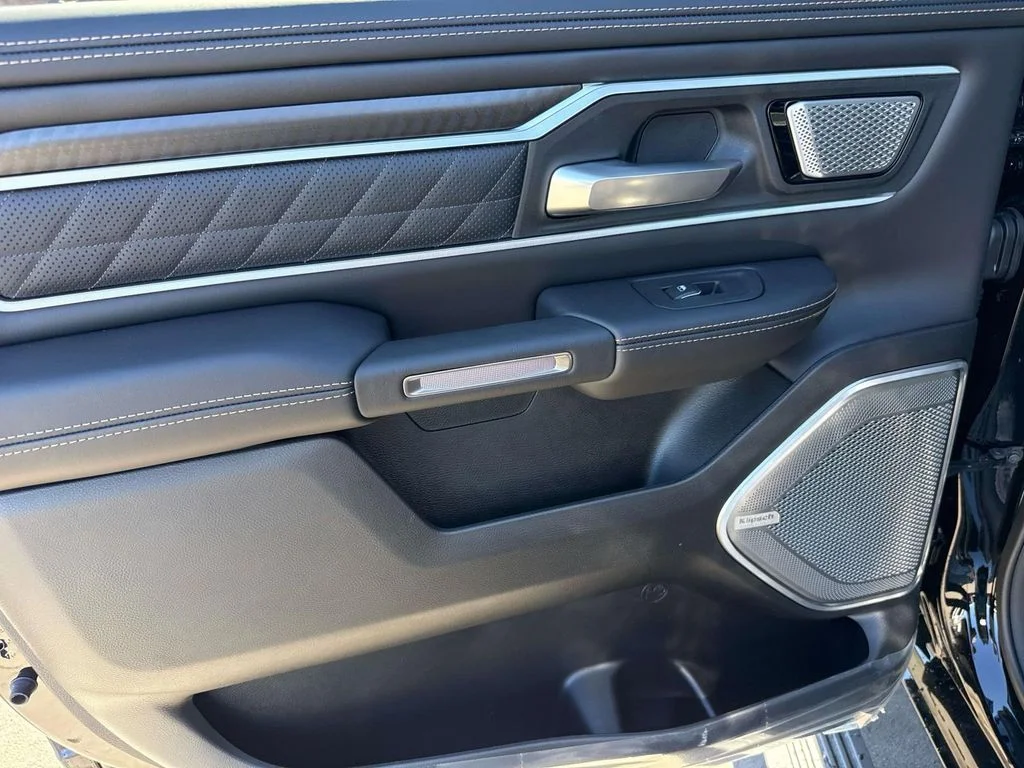 2026 RAM 1500 Tungsten - Photo 11