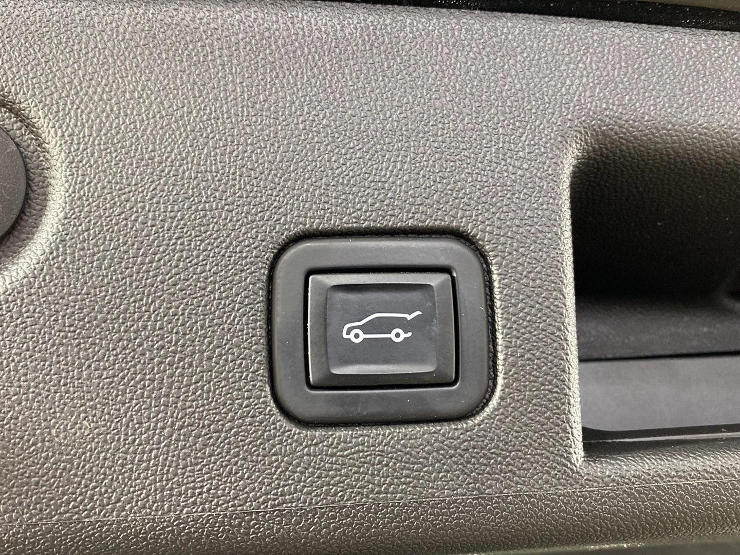 Used 2022 Mosaic Black Metallic Chevrolet LT image 20
