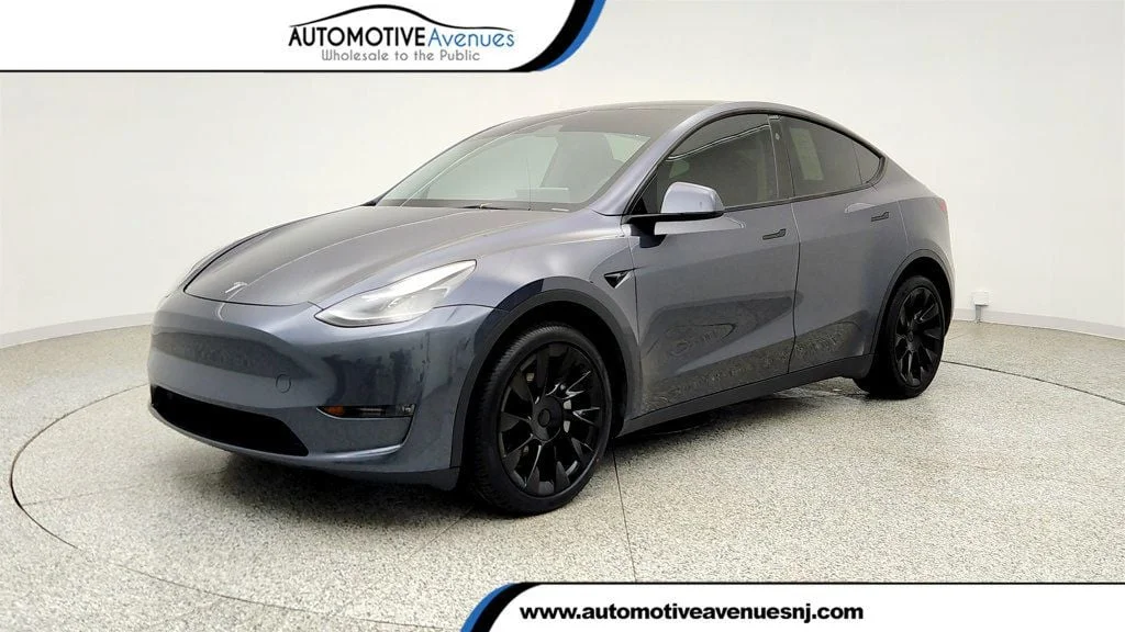 2023 Tesla Model Y's photo