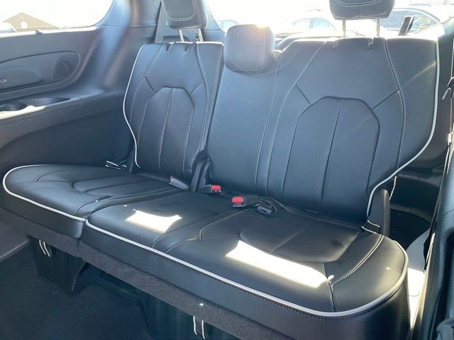 New 2026 Bright White Clearcoat Chrysler Limited image 11