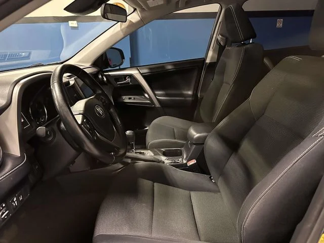 Used 2017 Magnetic Gray Metallic Toyota XLE image 16