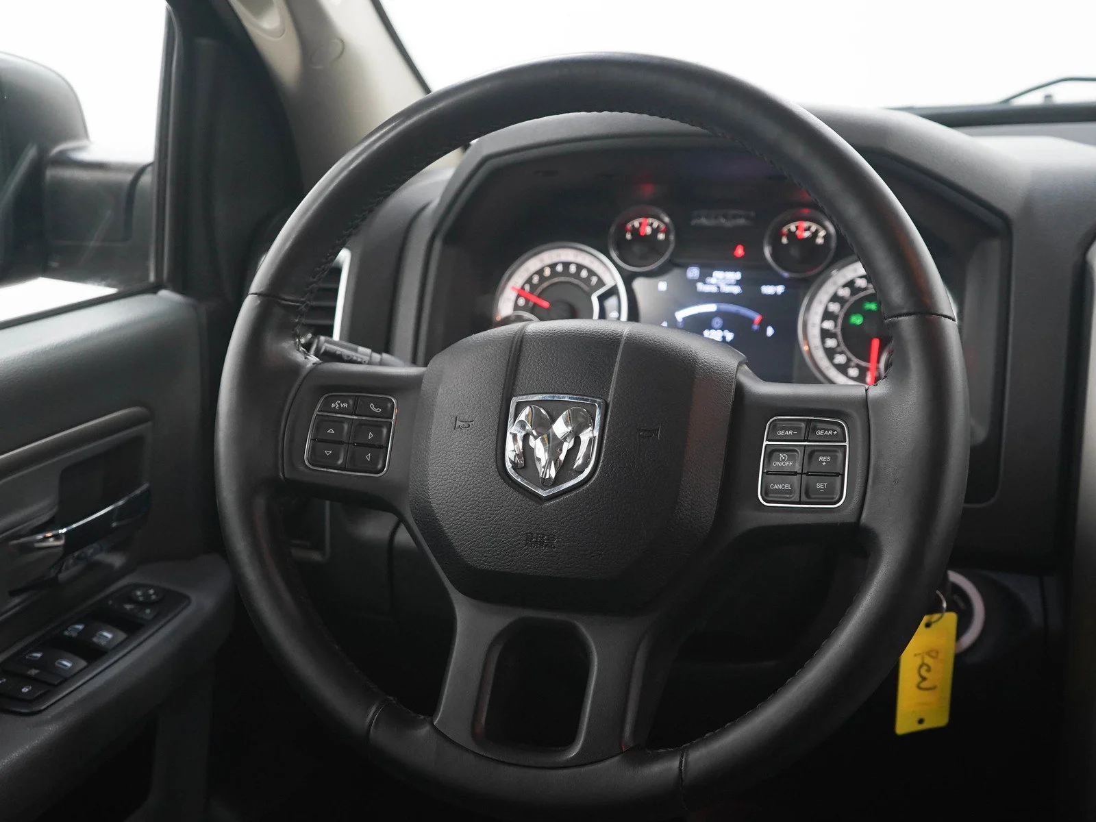 Used 2016 Brilliant Black Crystal Pearlcoat Ram Big Horn image 17