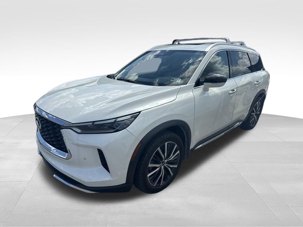 Used 2022 White INFINITI Sensory image 1