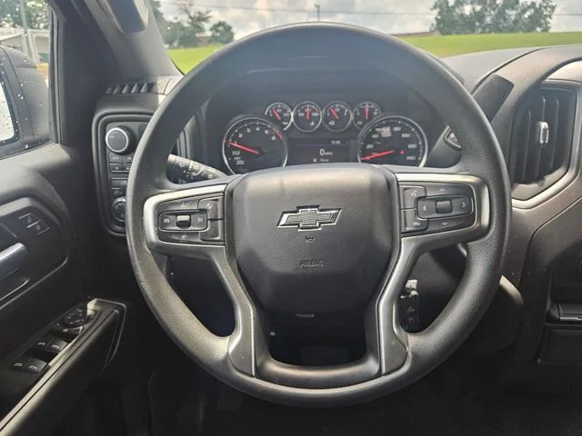 Used 2022 Silver Chevrolet Custom image 14