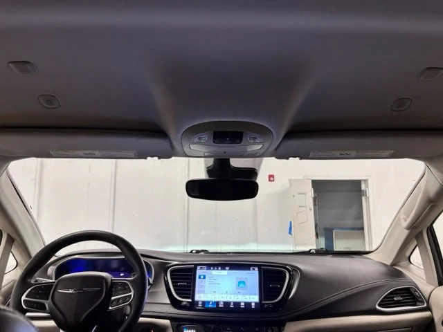Used 2023 Gray Chrysler Touring L image 10